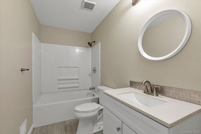 19 Whalers Cove, Babylon, NY 11702