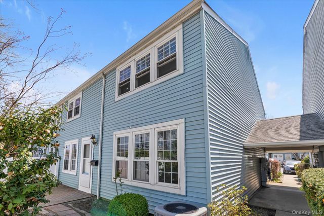 19 Whalers Cove, Babylon, NY 11702