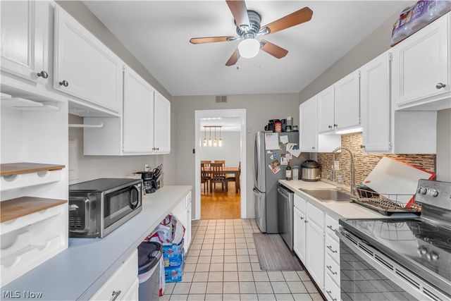 2511 Overlook Road, Cleveland Heights, OH 44106