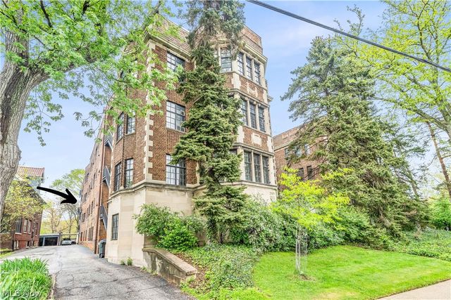 2511 Overlook Road, Cleveland Heights, OH 44106