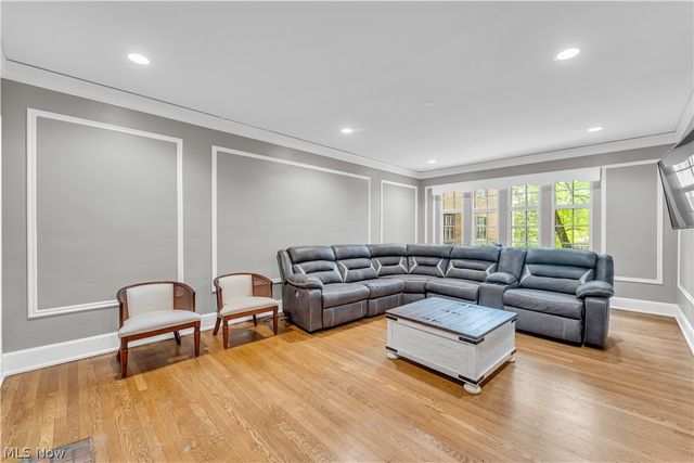 2511 Overlook Road, Cleveland Heights, OH 44106