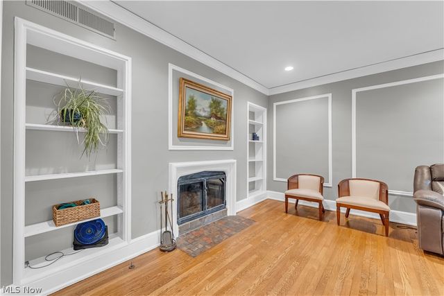 2511 Overlook Road, Cleveland Heights, OH 44106