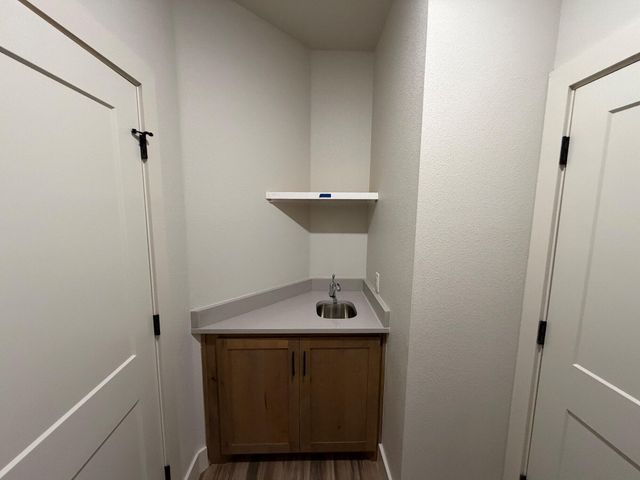 1216 N 6th Street, Wolfforth, TX 79382