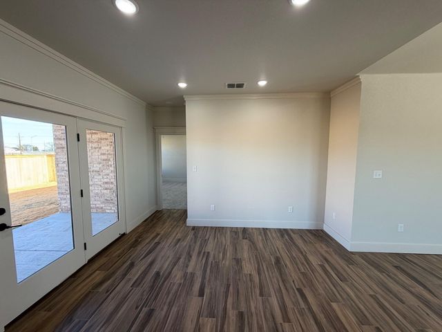 1216 N 6th Street, Wolfforth, TX 79382