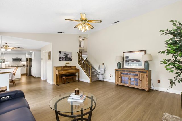 3178 Osuna Way, Sacramento, CA 95833