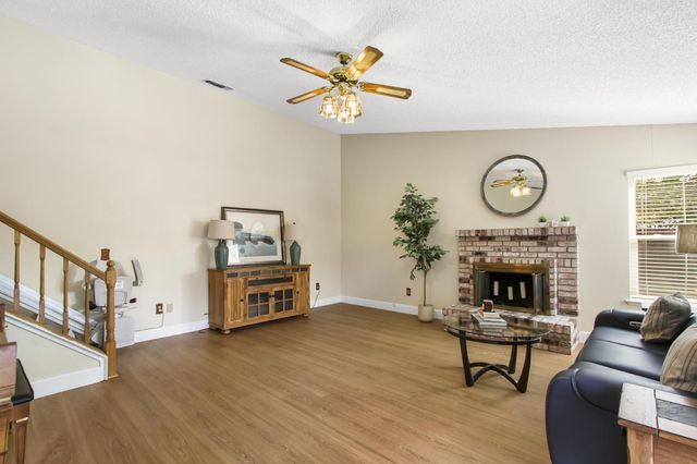 3178 Osuna Way, Sacramento, CA 95833