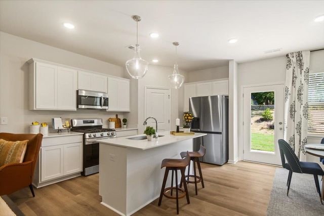 2033 Hillman Way, Roebuck, SC 29376