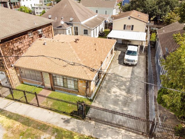 2218 Chapman Street, Houston, TX 77009