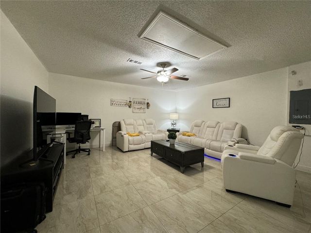 2112 JESSA DRIVE, Kissimmee, FL 34743