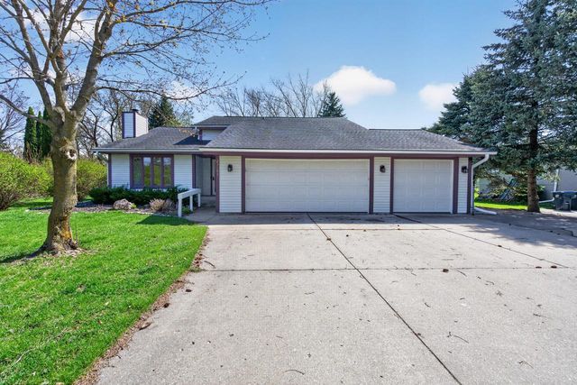N61W23893 Sumac LANE, Sussex, WI 53089