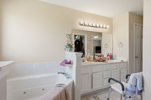 2204 Iroquois Pl, Thompsons Station, TN 37179