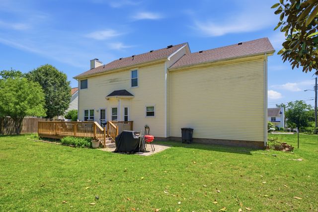2204 Iroquois Pl, Thompsons Station, TN 37179