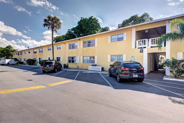 420 SE 2nd Avenue 23, Deerfield Beach, FL 33441