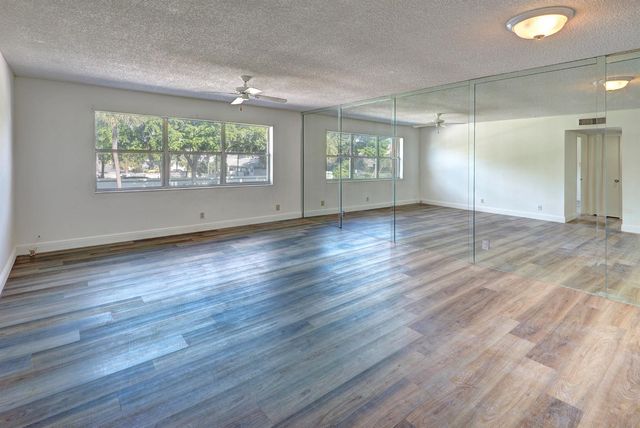 420 SE 2nd Avenue 23, Deerfield Beach, FL 33441