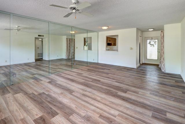 420 SE 2nd Avenue 23, Deerfield Beach, FL 33441