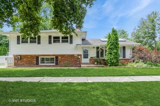 1122 Coolidge Avenue, Wheaton, IL 60189