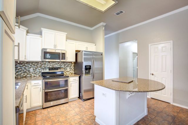 4637 Parkmount Drive, Fort Worth, TX 76137