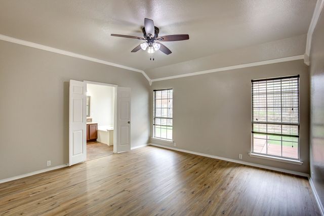 4637 Parkmount Drive, Fort Worth, TX 76137