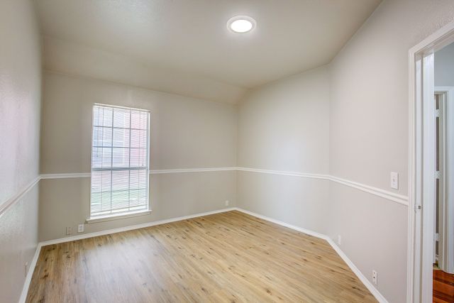 4637 Parkmount Drive, Fort Worth, TX 76137