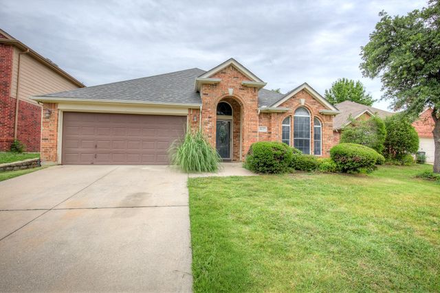4637 Parkmount Drive, Fort Worth, TX 76137
