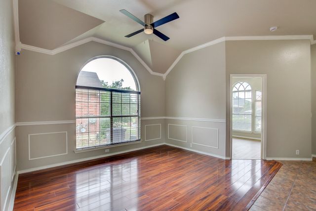 4637 Parkmount Drive, Fort Worth, TX 76137