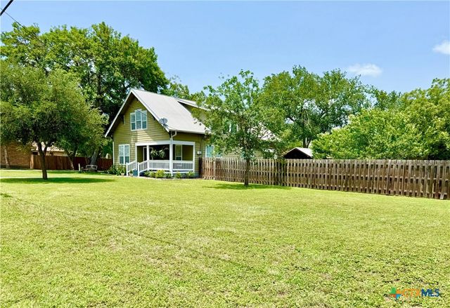 602 N Ridge Street, Hallettsville, TX 77964