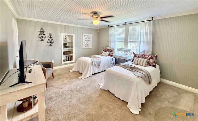 602 N Ridge Street, Hallettsville, TX 77964