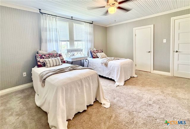 602 N Ridge Street, Hallettsville, TX 77964