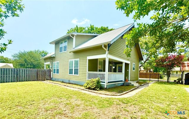 602 N Ridge Street, Hallettsville, TX 77964