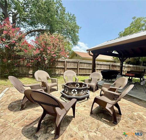 602 N Ridge Street, Hallettsville, TX 77964