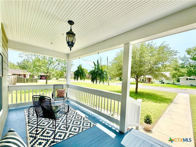 602 N Ridge Street, Hallettsville, TX 77964