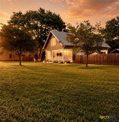 602 N Ridge Street, Hallettsville, TX 77964