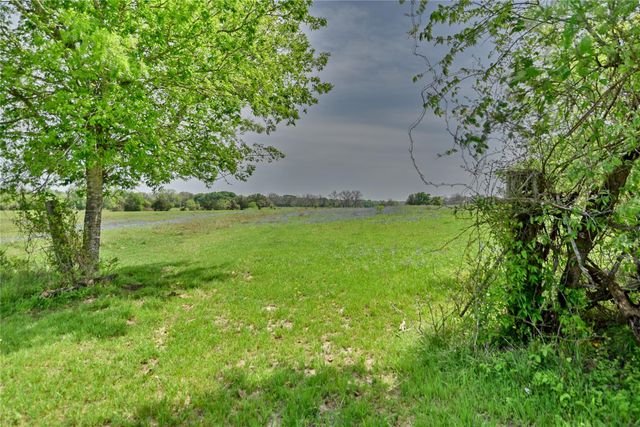 3521 Bryant Road, Schulenburg, TX 78956