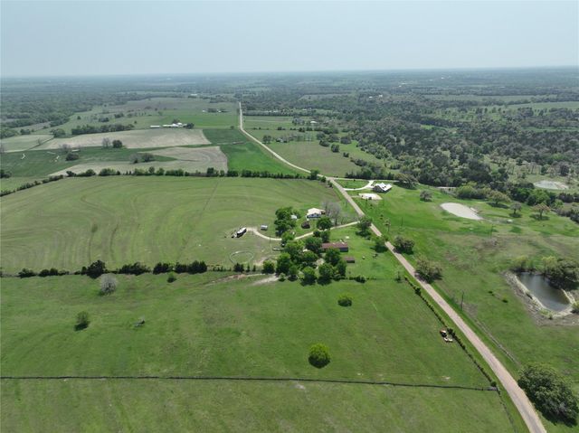 3521 Bryant Road, Schulenburg, TX 78956