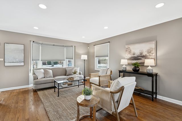 5910 Carol Avenue, Morton Grove, IL 60053