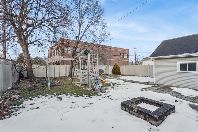 5910 Carol Avenue, Morton Grove, IL 60053