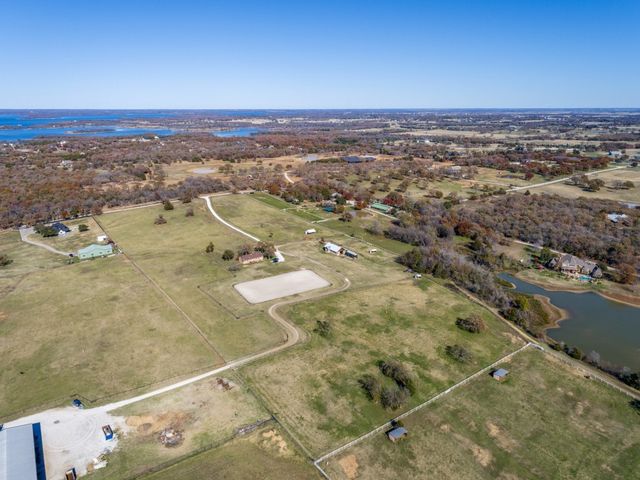 11176 Merrill Road, Pilot Point, TX 76258