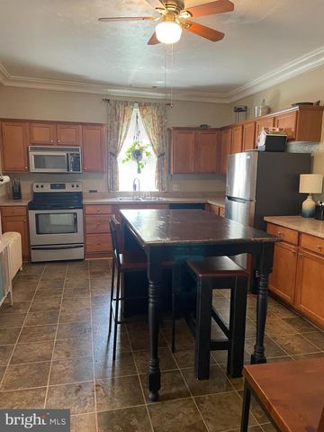 326 W MAIN ST, Dallastown, PA 17313