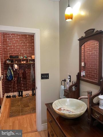 326 W MAIN ST, Dallastown, PA 17313
