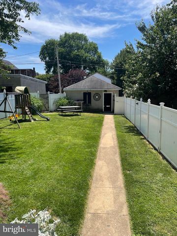 326 W MAIN ST, Dallastown, PA 17313