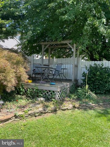 326 W MAIN ST, Dallastown, PA 17313