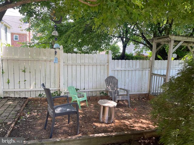 326 W MAIN ST, Dallastown, PA 17313