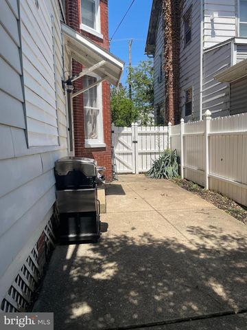 326 W MAIN ST, Dallastown, PA 17313