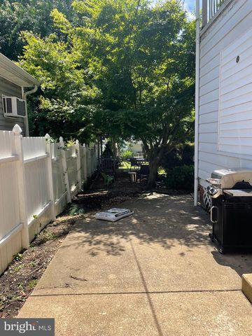 326 W MAIN ST, Dallastown, PA 17313