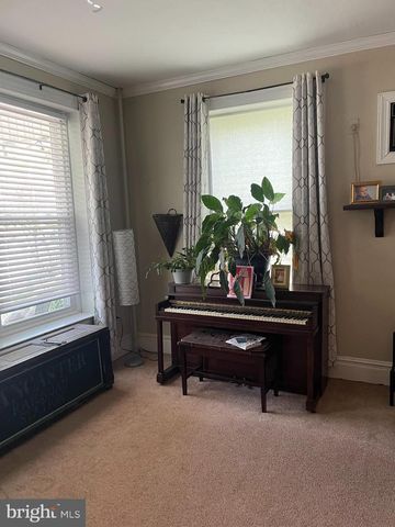 326 W MAIN ST, Dallastown, PA 17313