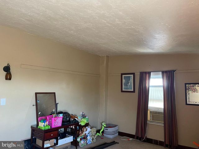 326 W MAIN ST, Dallastown, PA 17313