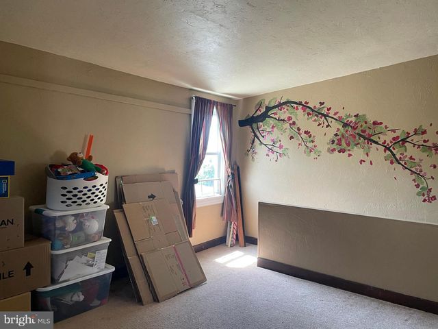 326 W MAIN ST, Dallastown, PA 17313