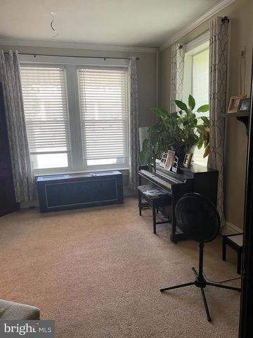 326 W MAIN ST, Dallastown, PA 17313