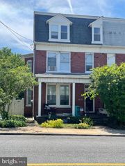 326 W MAIN ST, Dallastown, PA 17313