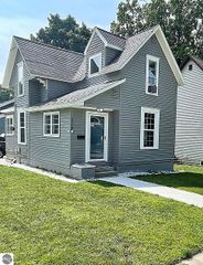 328 Howard Street, Cadillac, MI 49601